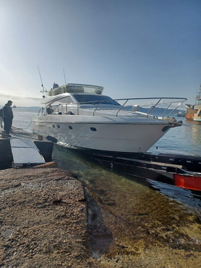 Ανέλκυση σκάφους και καθέλκυση σκάφους ελευσίνα