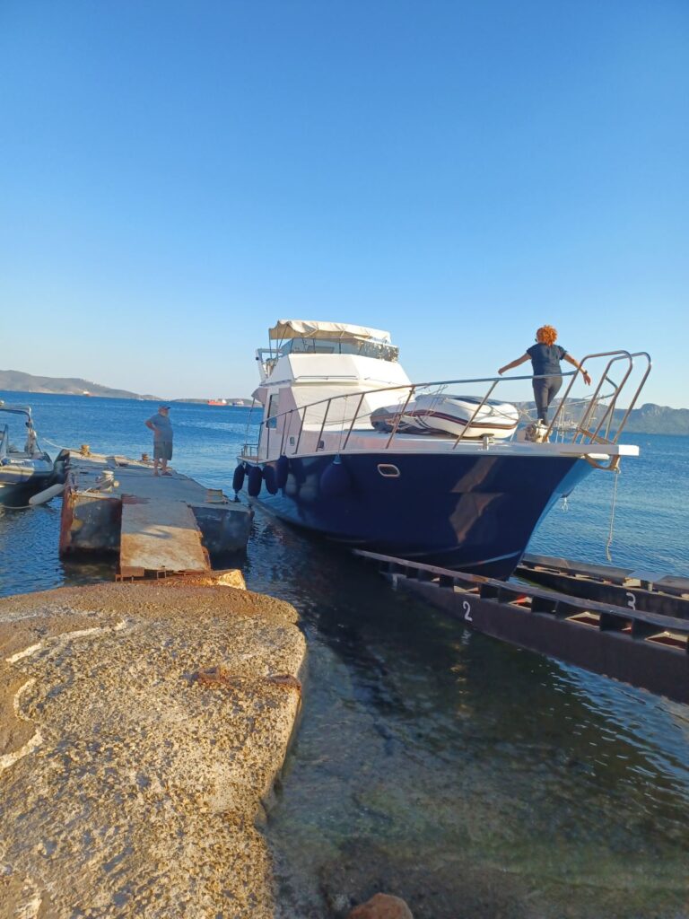 Ανέλκυση σκάφους καθέλκυση σκάφους ελευσίνα